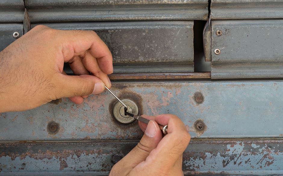 changer serrure porte Paris 18